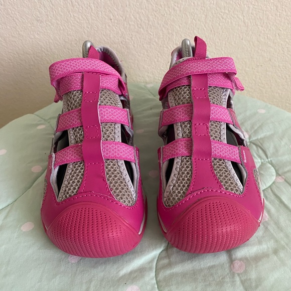 TEVA Pink and Gray Girls Shoes 3 - Picture 5 of 14